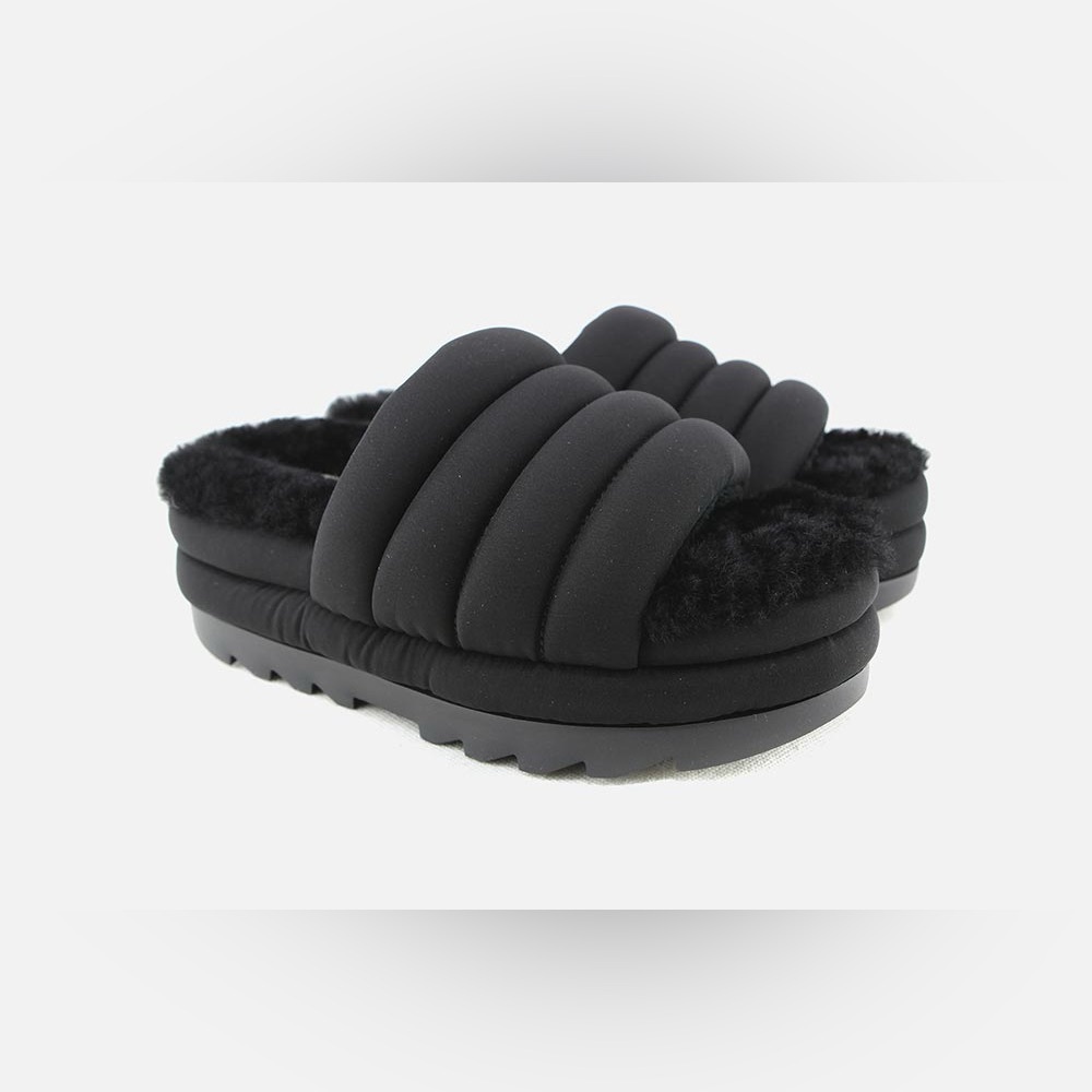 BNIB UGGS MAXI SLIDE BLACK SIZE 8